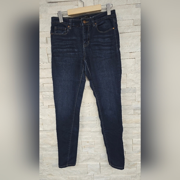 Classic Blue Women's Jeans - Picture 3 of 9